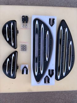 Harley Touring Black Floorboard & Passenger Footboard Set – New