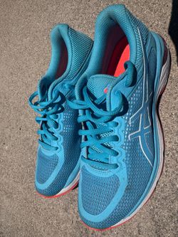 Size 8 Woman’s Shoes. Not free.