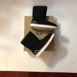 New Ugg Classic Short Rustic Boots Size 5