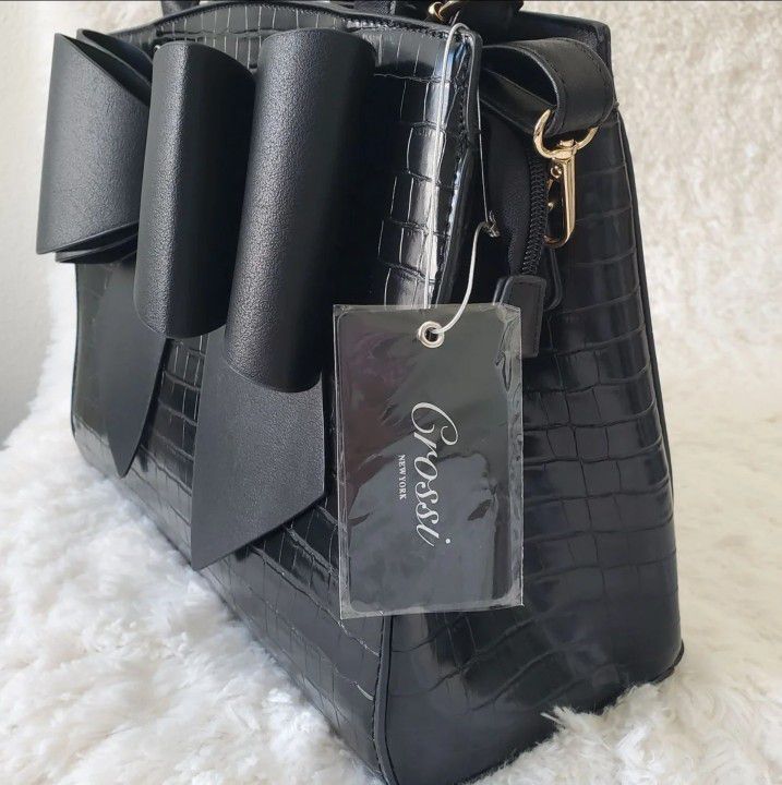 NEW - CROSSI Black Handbag / Satchel for Sale in Riverside, CA - OfferUp