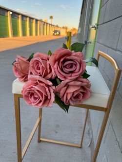 5 Long Artificial Roses