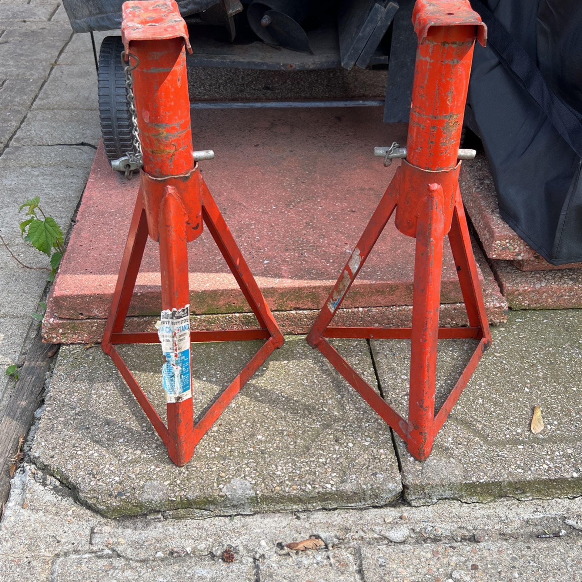 Used Buffalo Jack Stands