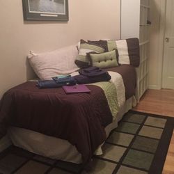 Twin Bed with Mattress and Comforter 