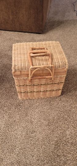 Vintage Wicker Picknick Basket!