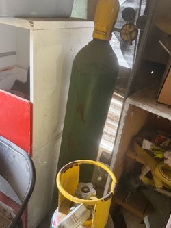 Oxygen and acetylene tank
