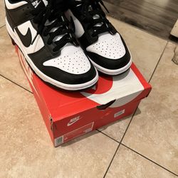 Nike Dunk Pandas Almost New 30$ Sz8