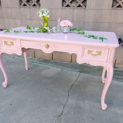 Lovely Pink French Provincial Desk