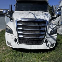 2019 Freightliner Cascadia 