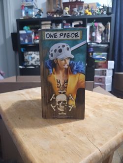 Trafalgar Law Figure (One Piece)