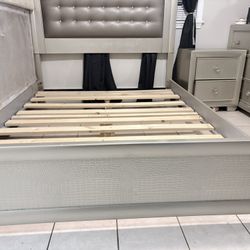 Queen Size Bedroom Set