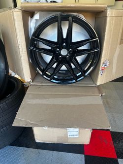 BMW M5 or M8 black rims