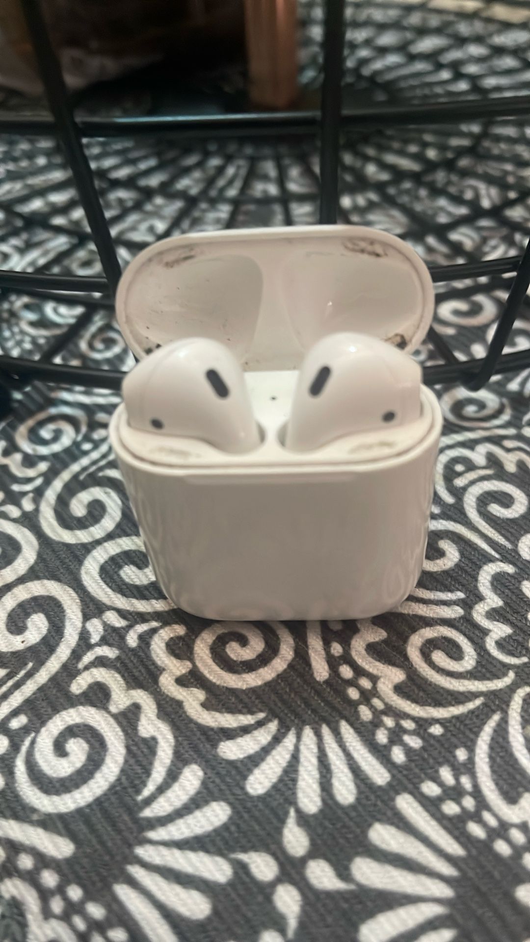 AirPod 2 No Charger