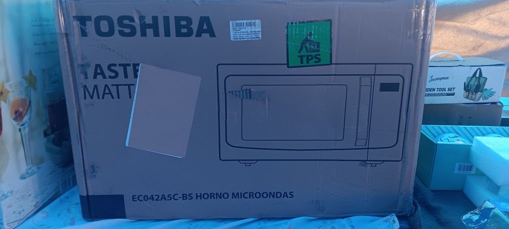 Toshiba Taste Matter Microwave Oven ECO42A5