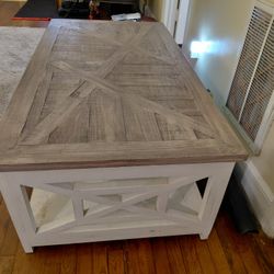 Cocktail Table 