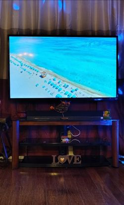 ​🚨 URGENT MOVING SALE🚨 60" Vizio TV + Sound Bar + Floating TV Stand $185