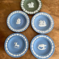 Vintage Wedgwood Jasperware Blue and Green Set of 5 distinct 4 1/2” diameter plates