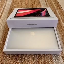 MacBook Pro 13.3” M2 Touch Bar 2022
