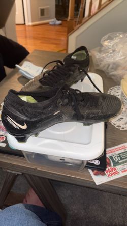 PRO NIKE Mercurial Air Zoom soccer cleats- like new.