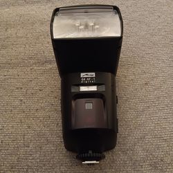 Metz/Nikon 64 AF-1 pro flash