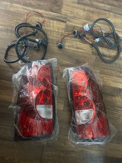 Pair Tail Lights Red Lens For 2003-2006 Chevy Silverado 1(contact info removed) 3500 HD
