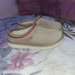 Women’s Size8 UGG Tasmans