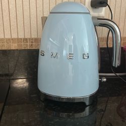 SMEG Kettle Blue 