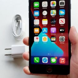 iPhone 7 Plus - UNLOCKED - Like New 