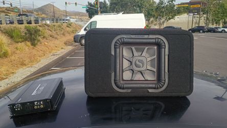 Kicker 46TL7T104 solo-baric subwoofer in kicker enclosure