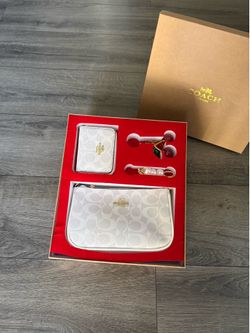 COACH WHITE SHOULDER BAG GIFT SET