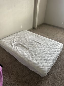 Queen Mattress with Mattress Protector