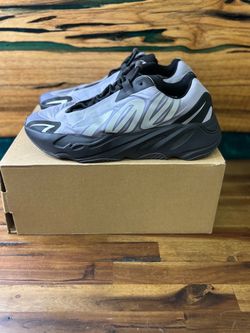 adidas Yeezy Boost 700 MNVN Geode Gray/Black Men's Size 11 GW9526