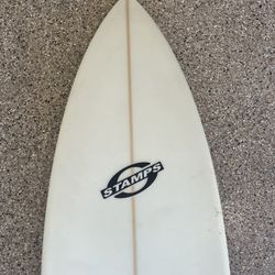 Stamps Surfboard 5’11” Shortboard / Hybrid – Good Condition