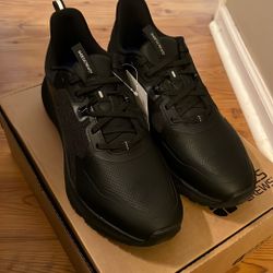 Men’s slip resistant shoes, size 12 brand new restaurant shoes