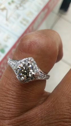 18k white gold diamond ring total weight 6.8 grams 1.50 ct Diamonds total