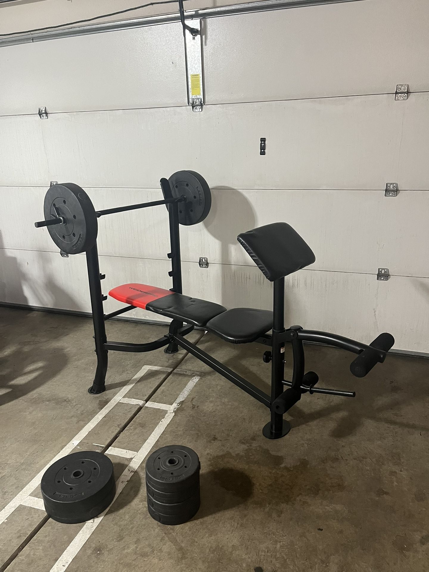 Weider Pro 265 Bench + Curl Pad + 110 lbs Weight Set