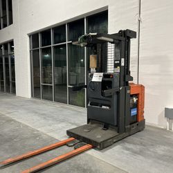 Order Picker Toyota Lift 7BPUE15