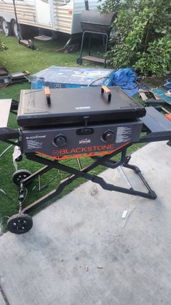 Blackstone Adventure Ready Outdoor Griddle, 28 Inch 2-Burner Flat Top Grill with Flexfold Legs, Gray