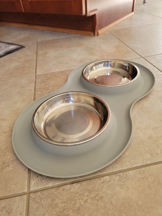 Cat (Or Other Pet) Dual Stainless Steel Bowls