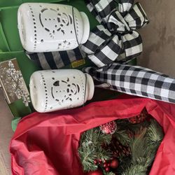 Lanterns For Candles, Plaid Decor Come And Bow