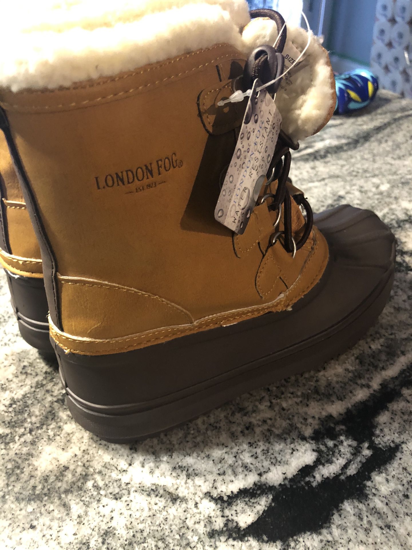 Snow boots for girls