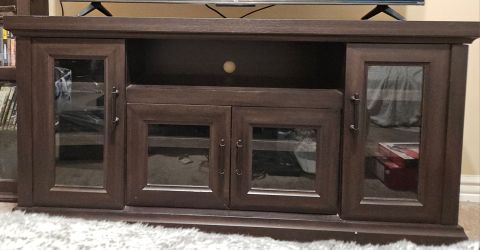 70" wide TV stand/Entertainment Center