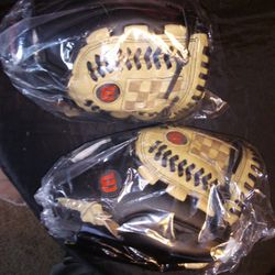Youth ,Wilson Baseball Gloves