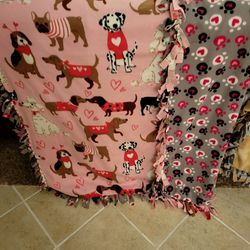 Christmas SALE: Fleece tie blankets!