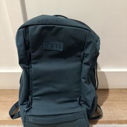 Yeti Crossroads 35 Backpack Aquifer Blue
