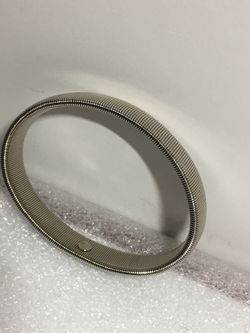 STRETCHY SILVER TONE BANGLE BRACELET 🌺🌸😍