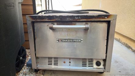 Bakers Pride Pizza Over - electric pizza oven