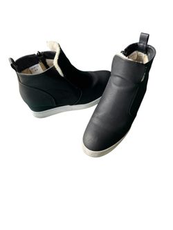 Size 8 Women’s Wedge Sneakers 