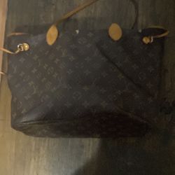 Louis Vuitton, Authentic