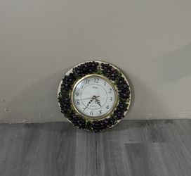 Grape 🍇 Clock 