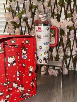 Hello Kitty Christmas Stanley 